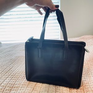 Vintage Francesco Biasia genuine leather handbag. Made in Italy.